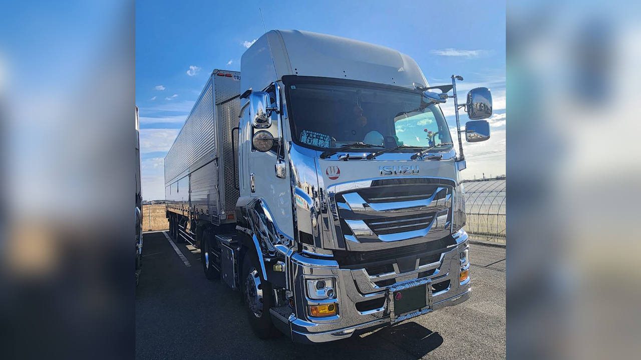 トレーラーウイング車